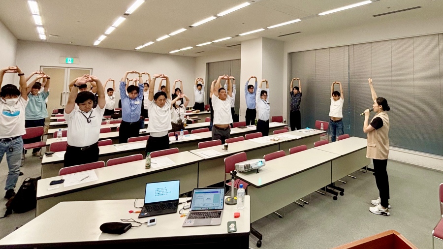 三菱電機ライフネットワーク労働組合にて、「姿勢改善」をテーマに健康セミナーを実施しました